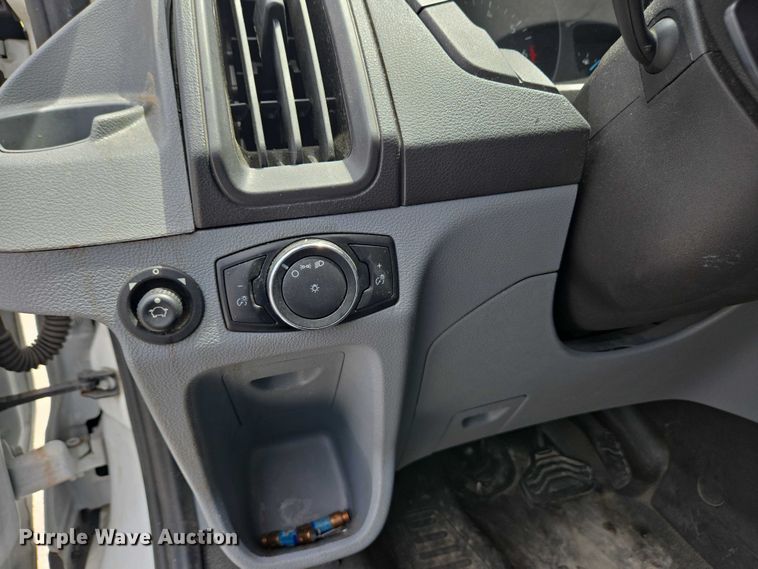 image for item EC4259 2017 Ford Transit 350 van