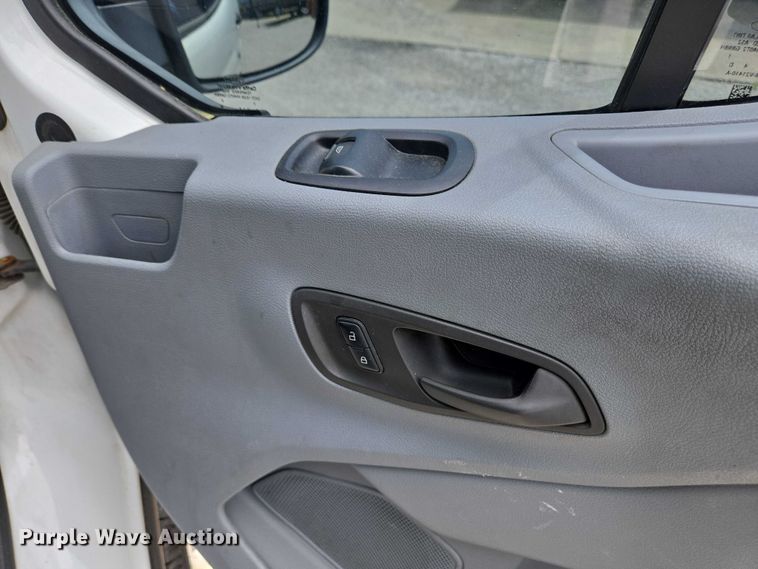 image for item EC4259 2017 Ford Transit 350 van