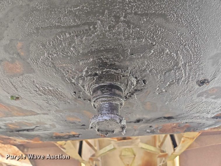 image for item EC4268 1972 Trailmobile B32C5CDS pneumatic dry bulk trailer