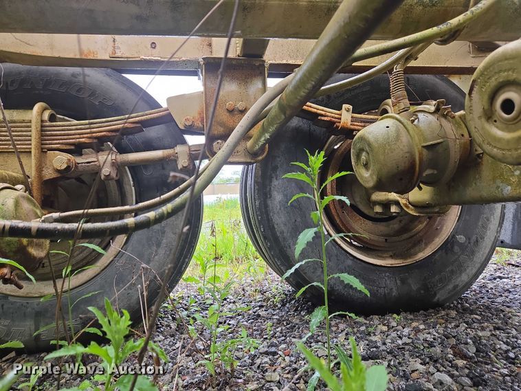 image for item EC4268 1972 Trailmobile B32C5CDS pneumatic dry bulk trailer