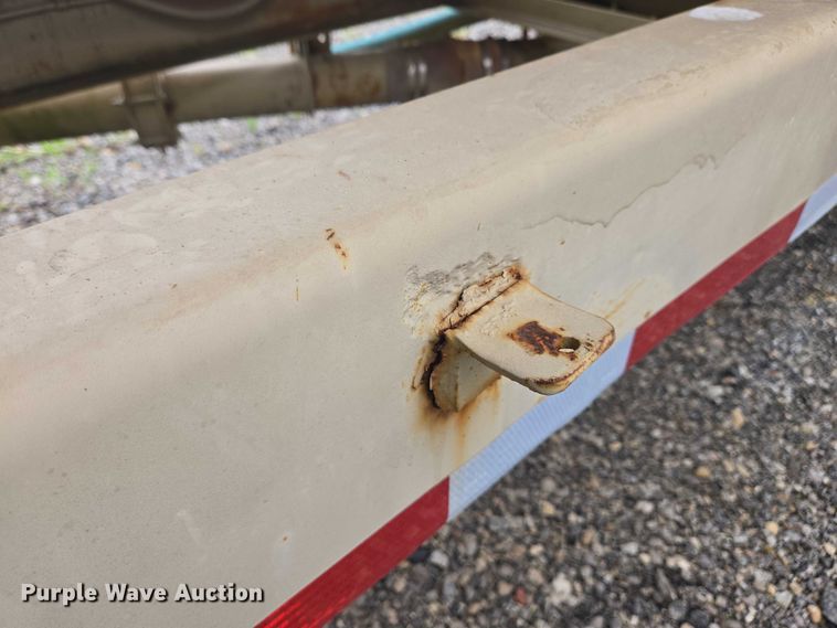 image for item EC4268 1972 Trailmobile B32C5CDS pneumatic dry bulk trailer