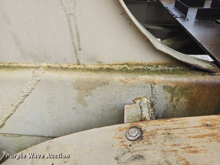 image for item EC4268 1972 Trailmobile B32C5CDS pneumatic dry bulk trailer