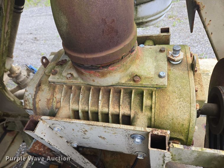 image for item EC4268 1972 Trailmobile B32C5CDS pneumatic dry bulk trailer