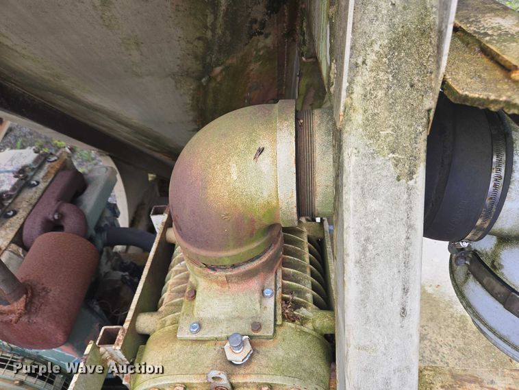 image for item EC4268 1972 Trailmobile B32C5CDS pneumatic dry bulk trailer