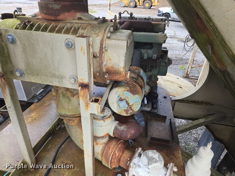 image for item EC4268 1972 Trailmobile B32C5CDS pneumatic dry bulk trailer