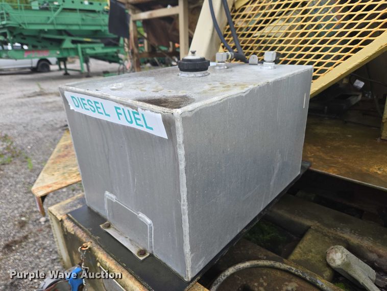 image for item EC4268 1972 Trailmobile B32C5CDS pneumatic dry bulk trailer