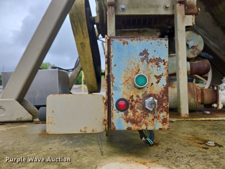 image for item EC4268 1972 Trailmobile B32C5CDS pneumatic dry bulk trailer