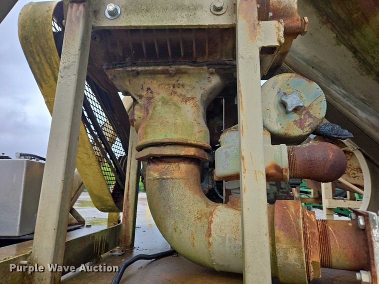 image for item EC4268 1972 Trailmobile B32C5CDS pneumatic dry bulk trailer