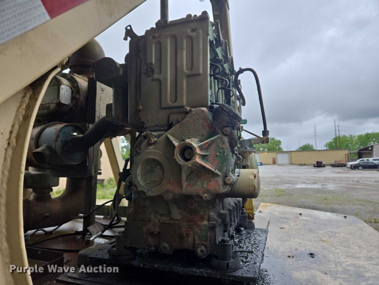 image for item EC4268 1972 Trailmobile B32C5CDS pneumatic dry bulk trailer