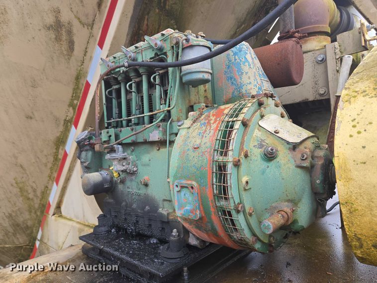 image for item EC4268 1972 Trailmobile B32C5CDS pneumatic dry bulk trailer