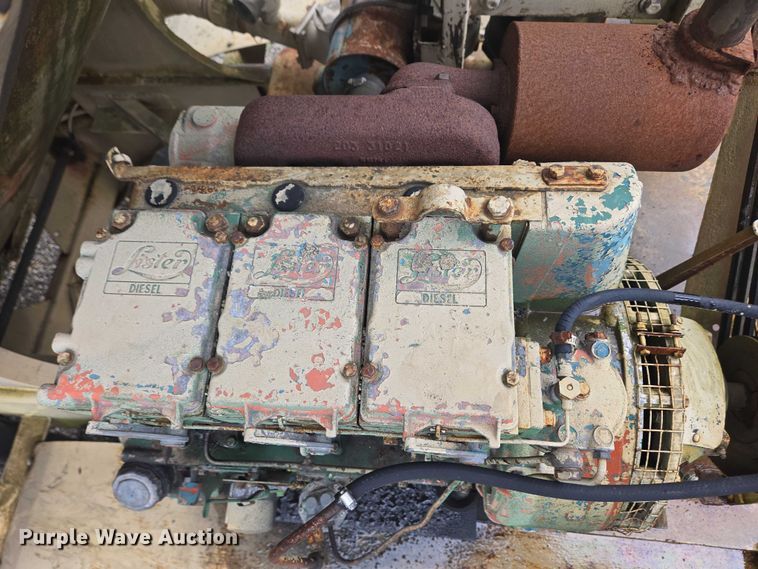 image for item EC4268 1972 Trailmobile B32C5CDS pneumatic dry bulk trailer