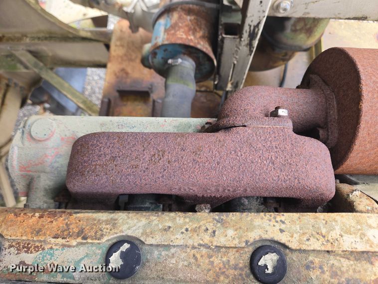 image for item EC4268 1972 Trailmobile B32C5CDS pneumatic dry bulk trailer