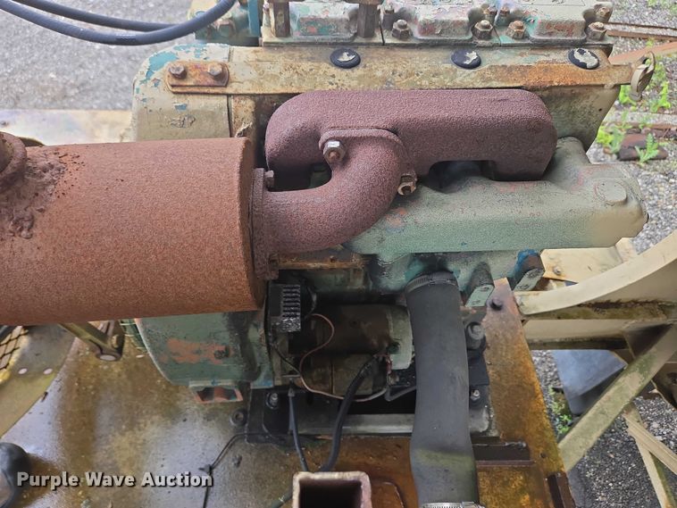 image for item EC4268 1972 Trailmobile B32C5CDS pneumatic dry bulk trailer