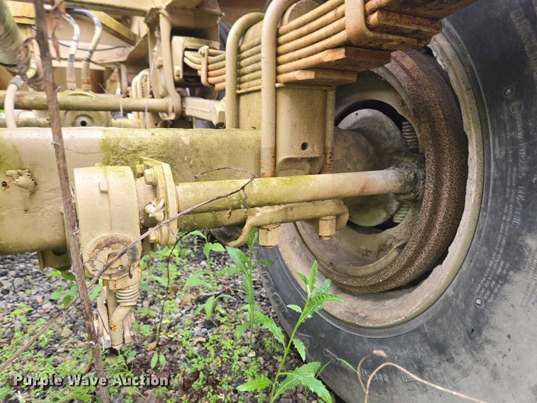 image for item EC4268 1972 Trailmobile B32C5CDS pneumatic dry bulk trailer