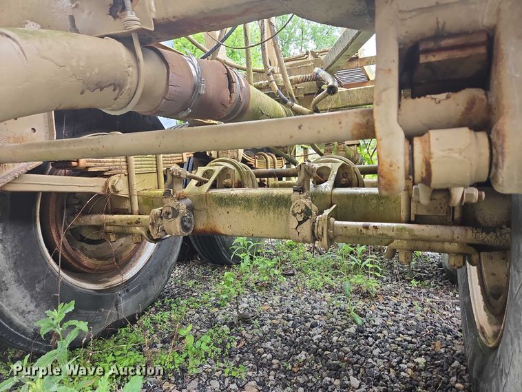 image for item EC4268 1972 Trailmobile B32C5CDS pneumatic dry bulk trailer