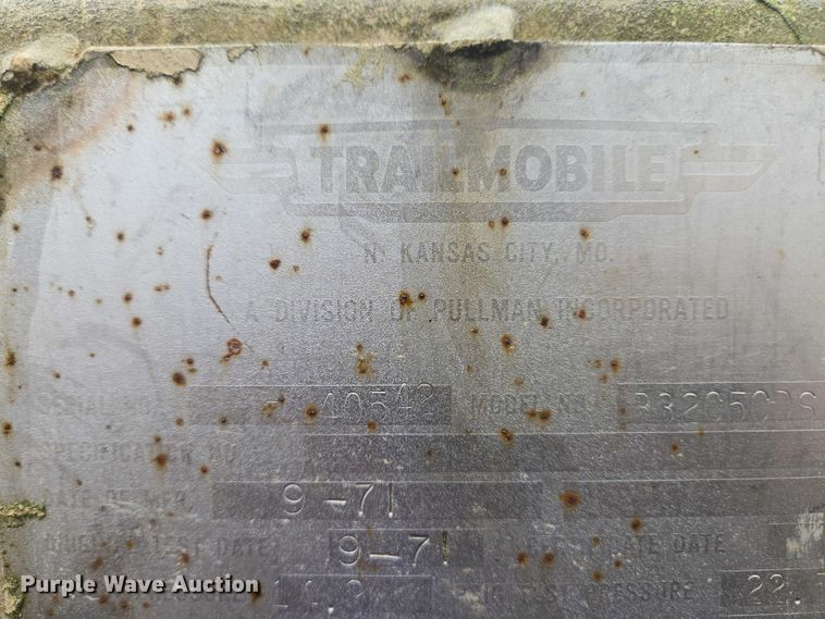 image for item EC4268 1972 Trailmobile B32C5CDS pneumatic dry bulk trailer