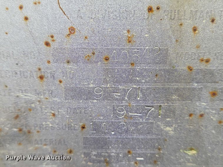 image for item EC4268 1972 Trailmobile B32C5CDS pneumatic dry bulk trailer