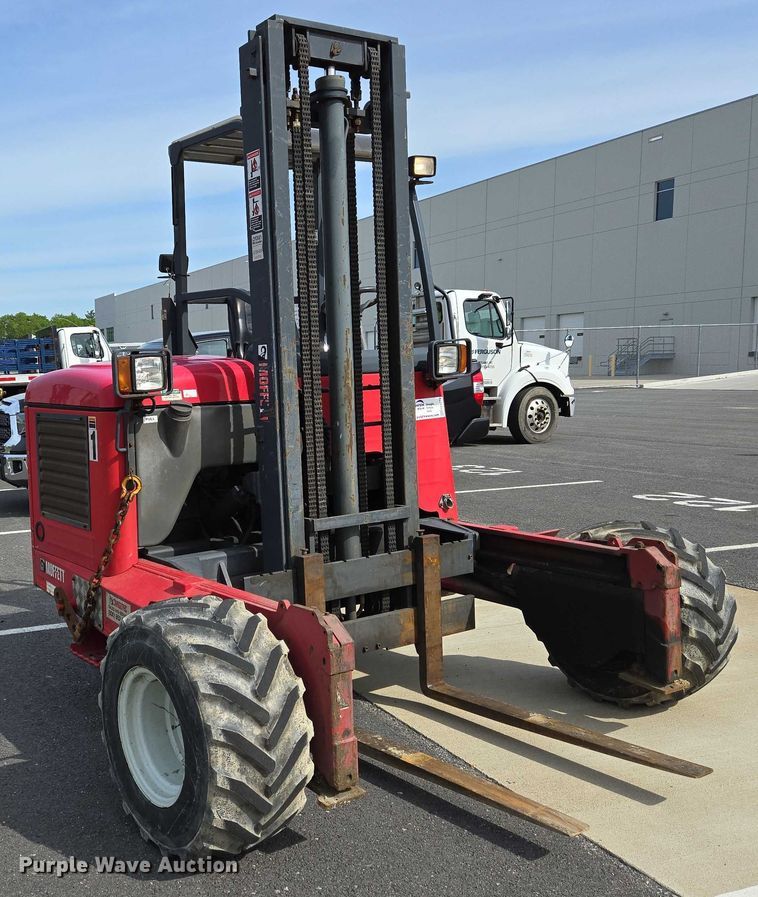 image for item EC4273 2011 Moffett M55 forklift