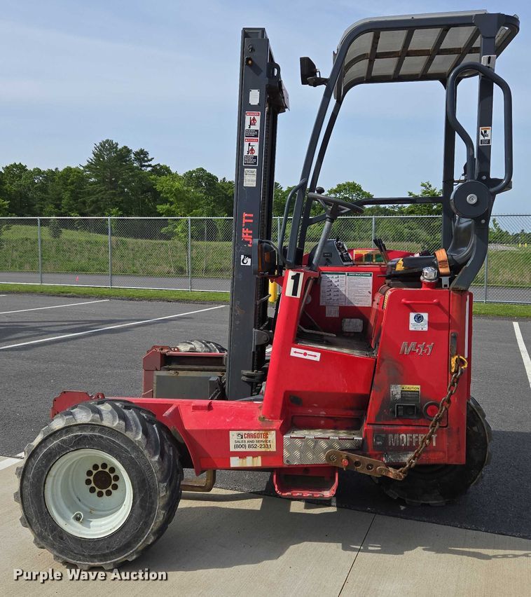 image for item EC4273 2011 Moffett M55 forklift