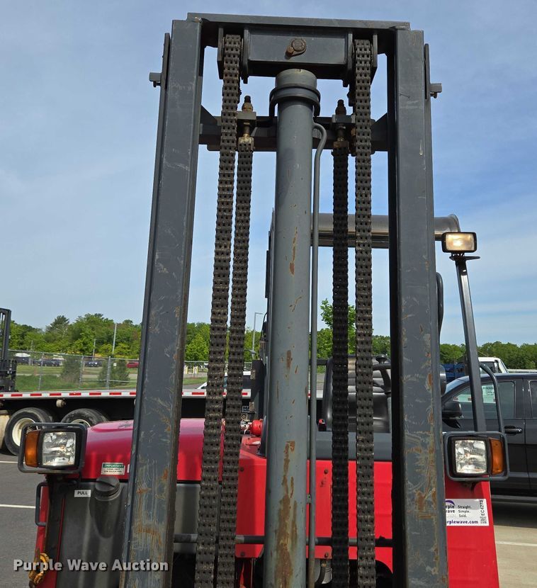 image for item EC4273 2011 Moffett M55 forklift