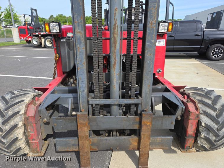 image for item EC4273 2011 Moffett M55 forklift