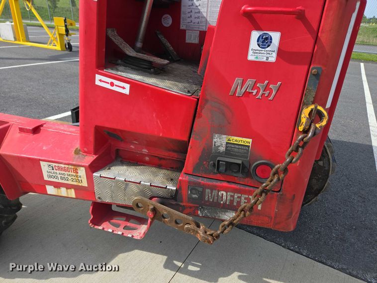image for item EC4273 2011 Moffett M55 forklift