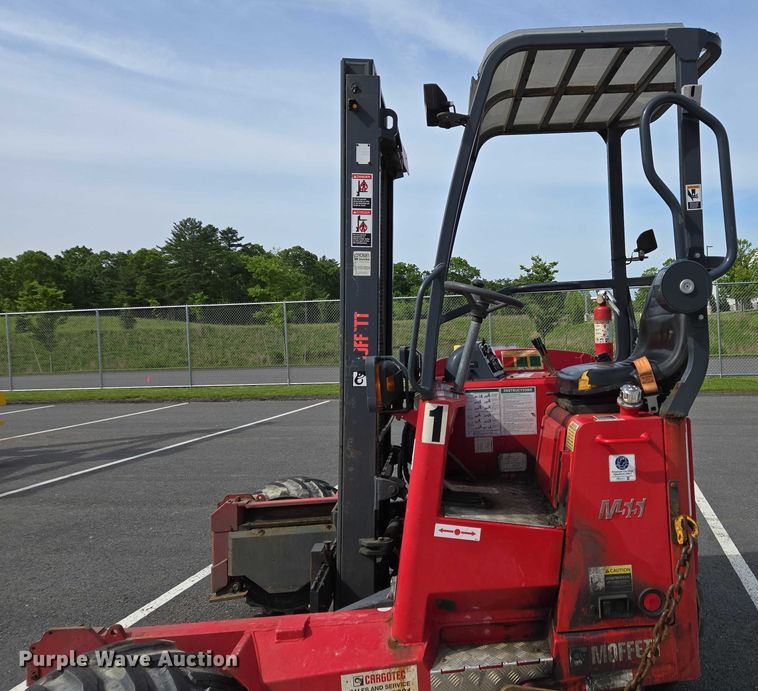 image for item EC4273 2011 Moffett M55 forklift