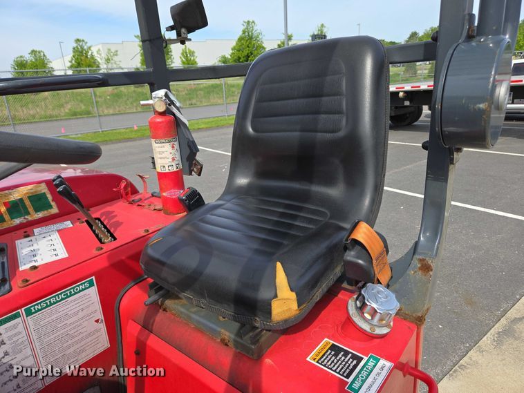 image for item EC4273 2011 Moffett M55 forklift