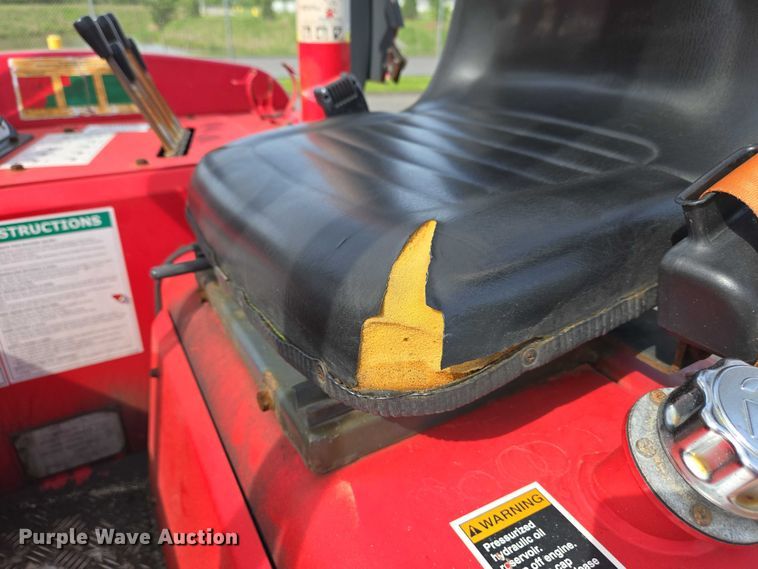 image for item EC4273 2011 Moffett M55 forklift