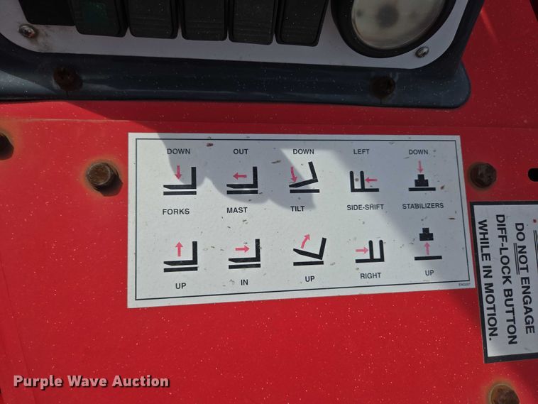 image for item EC4273 2011 Moffett M55 forklift
