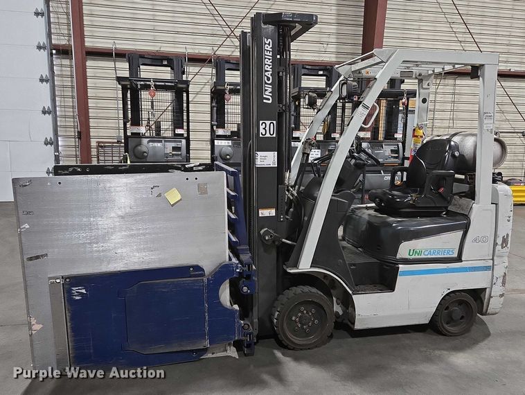 image for item EC4274 2017 UniCarriers CFS40 forklift
