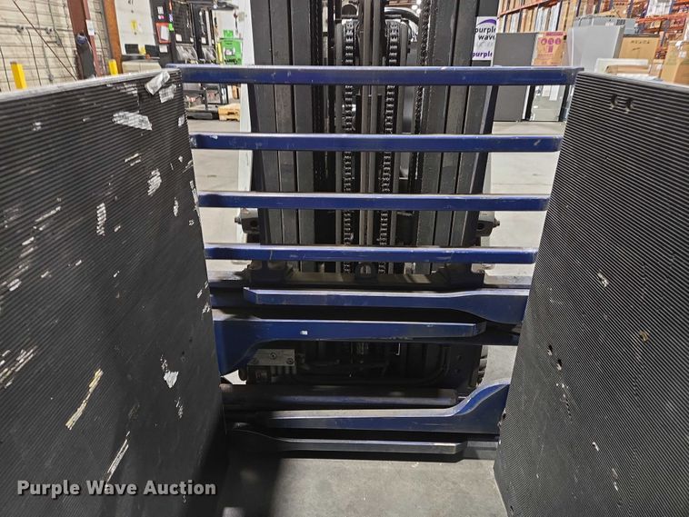 image for item EC4274 2017 UniCarriers CFS40 forklift