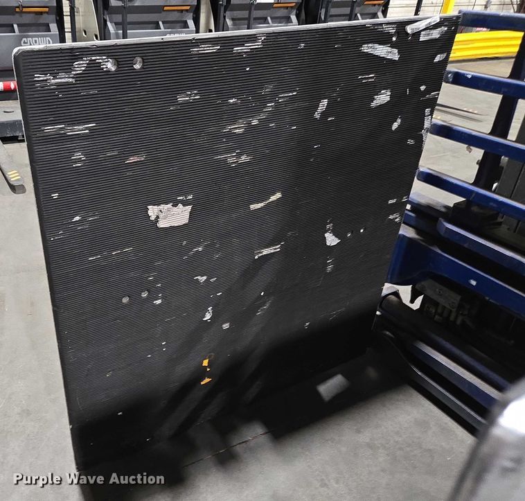 image for item EC4274 2017 UniCarriers CFS40 forklift