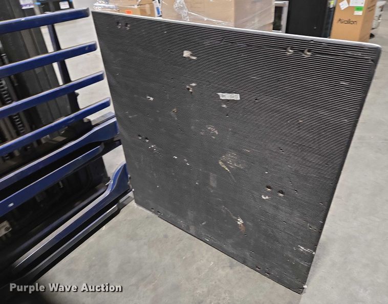 image for item EC4274 2017 UniCarriers CFS40 forklift