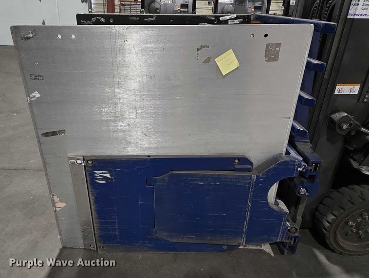 image for item EC4274 2017 UniCarriers CFS40 forklift