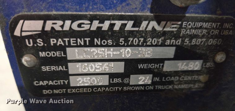 image for item EC4274 2017 UniCarriers CFS40 forklift