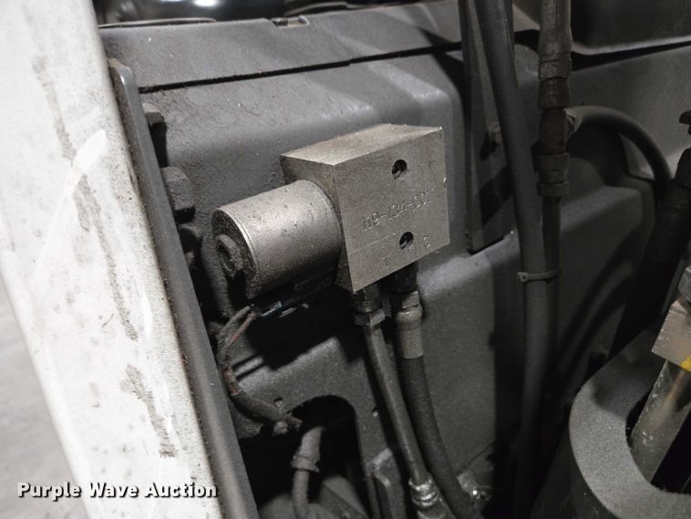 image for item EC4274 2017 UniCarriers CFS40 forklift