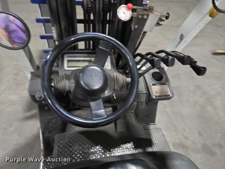 image for item EC4274 2017 UniCarriers CFS40 forklift