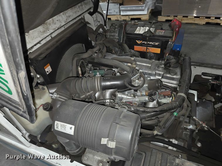 image for item EC4274 2017 UniCarriers CFS40 forklift