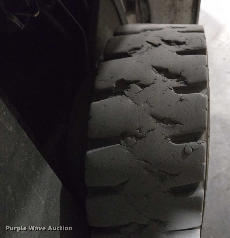 image for item EC4274 2017 UniCarriers CFS40 forklift