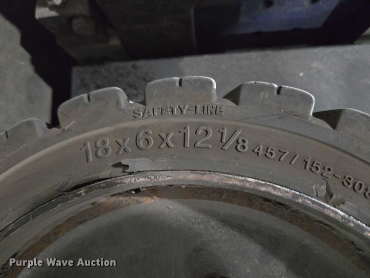 image for item EC4274 2017 UniCarriers CFS40 forklift