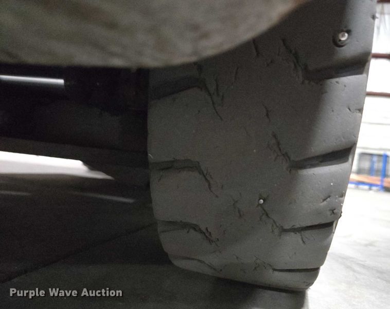 image for item EC4274 2017 UniCarriers CFS40 forklift