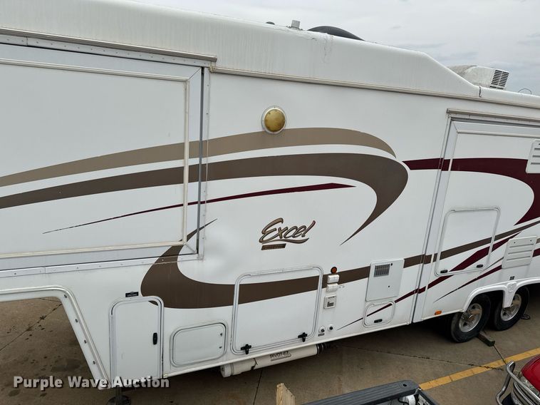 image for item EC7987 2007 Excel L36TKE camper