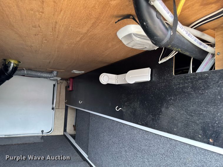 image for item EC7987 2007 Excel L36TKE camper