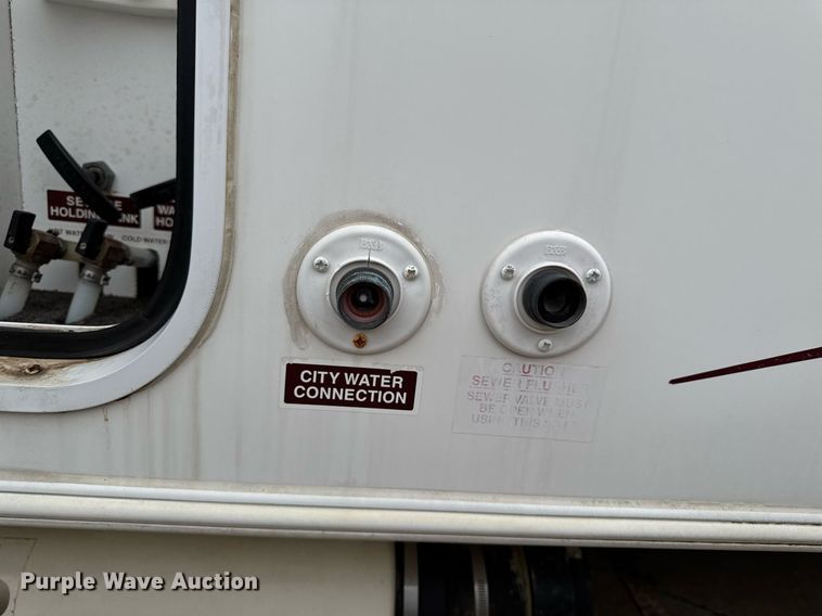 image for item EC7987 2007 Excel L36TKE camper