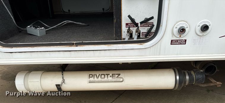 image for item EC7987 2007 Excel L36TKE camper