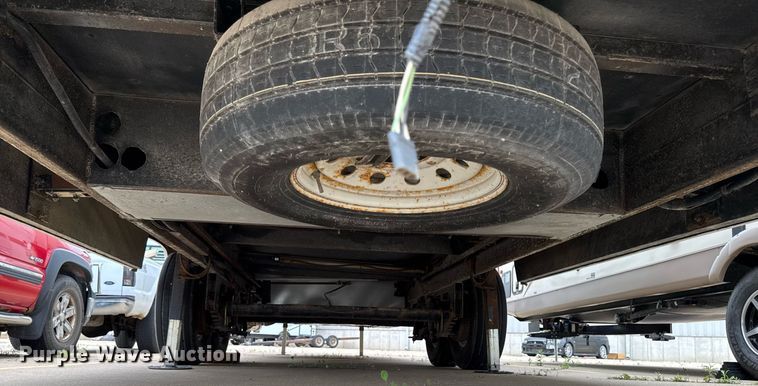 image for item EC7987 2007 Excel L36TKE camper