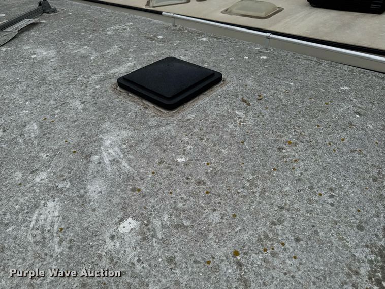 image for item EC7987 2007 Excel L36TKE camper