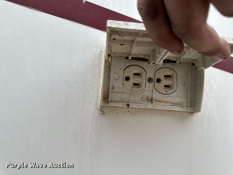 image for item EC7987 2007 Excel L36TKE camper