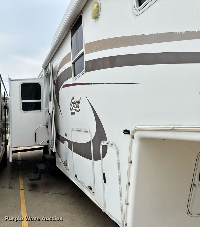 image for item EC7987 2007 Excel L36TKE camper